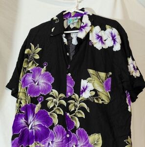 Hawaiian Floral Men's Shirt in Black and Purple